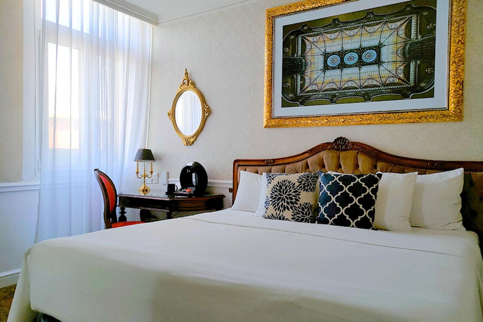 Gran Hotel Ciudad De Mexico Zocalo View Εξωτερικό φωτογραφία A room at the hotel